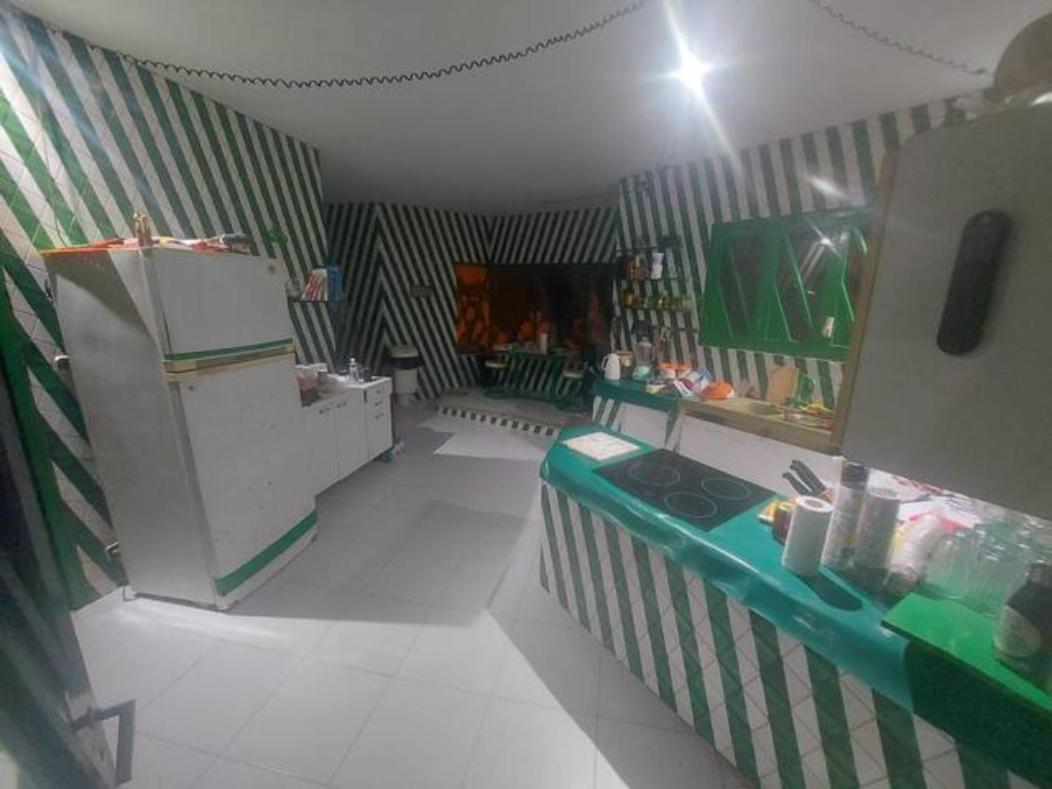Dar Hamadi بن جامع A & Its Swimming Pool, Looking For Artists In Tunis