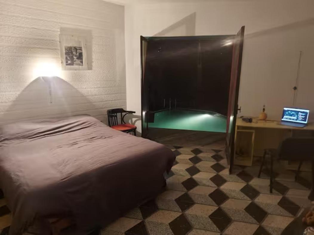 Dar Hamadi بن جامع A & Its Swimming Pool, Looking For Artists In Tunis