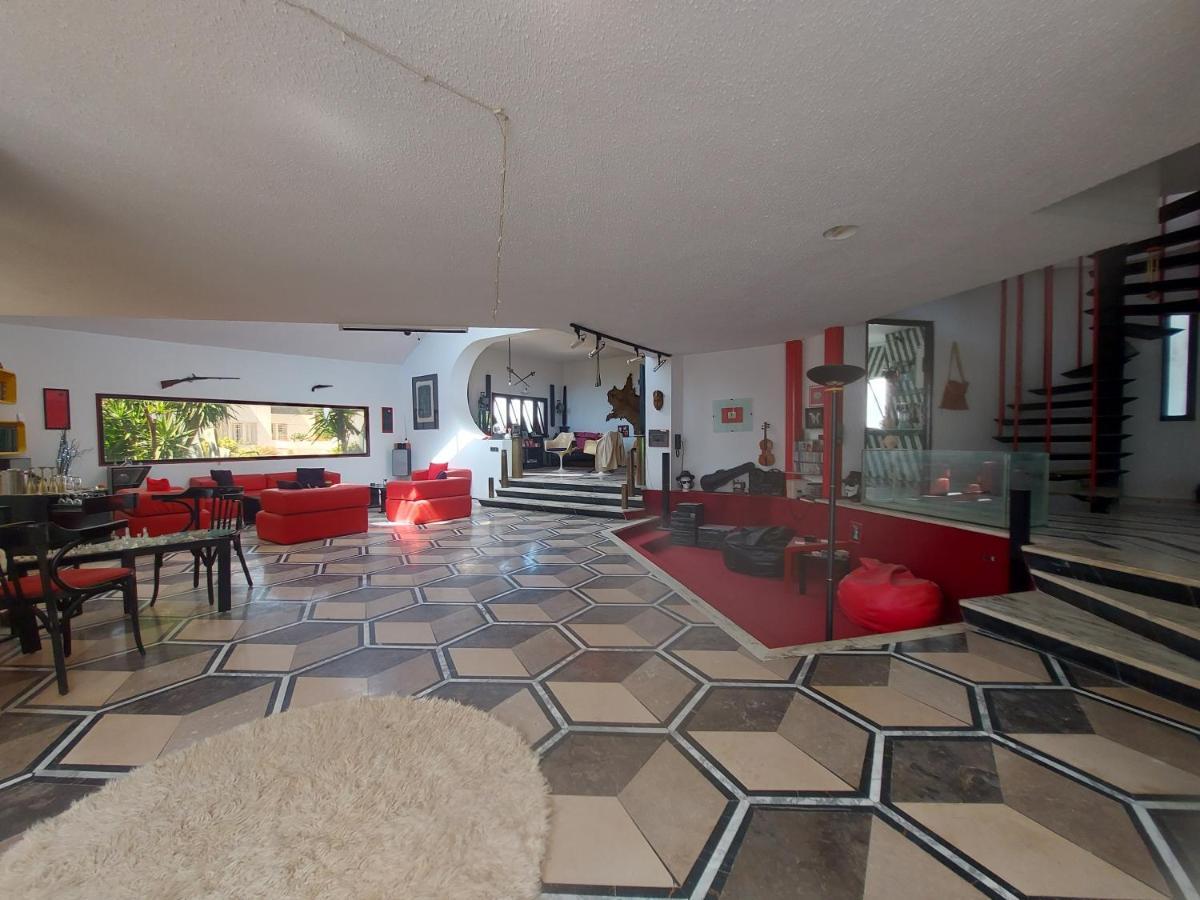 Dar Hamadi بن جامع A & Its Swimming Pool, Looking For Artists In Homestay Tunis
