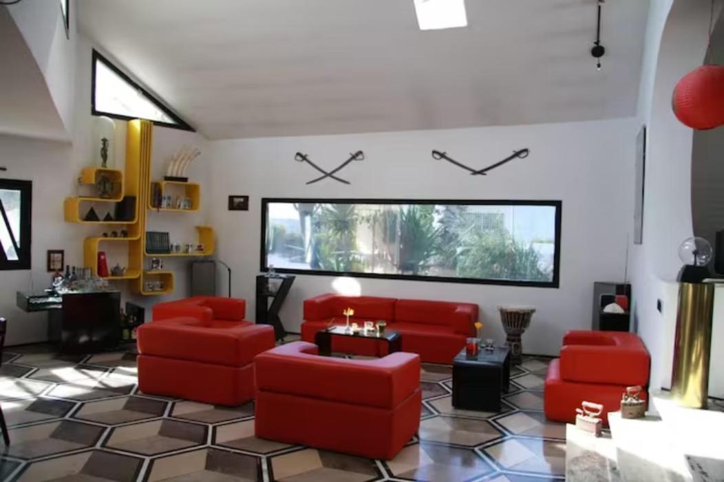Privatunterkunft Dar Hamadi بن جامع A & Its Swimming Pool, Looking For Artists In *