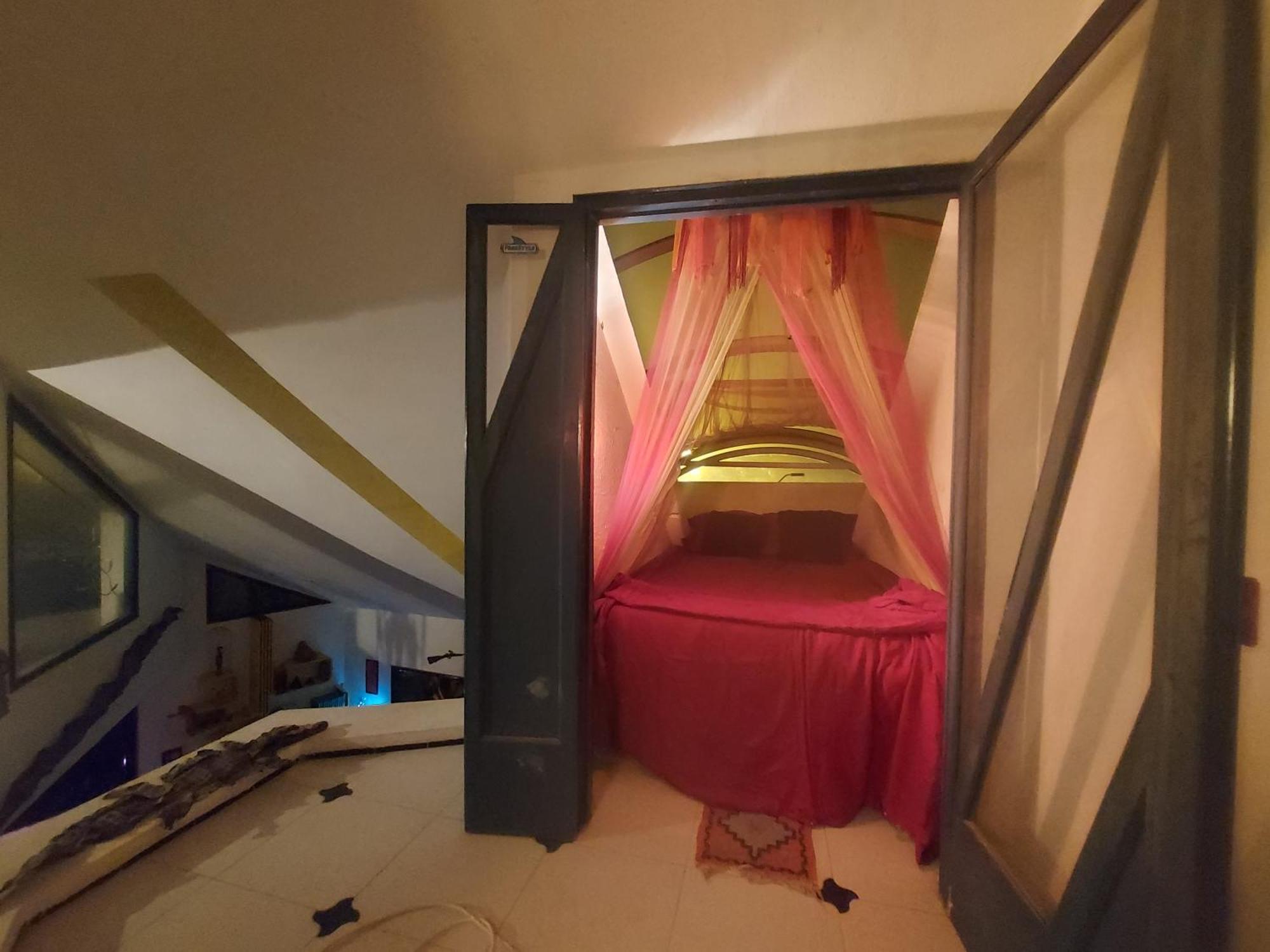 Privatunterkunft Dar Hamadi بن جامع A & Its Swimming Pool, Looking For Artists In Tunis